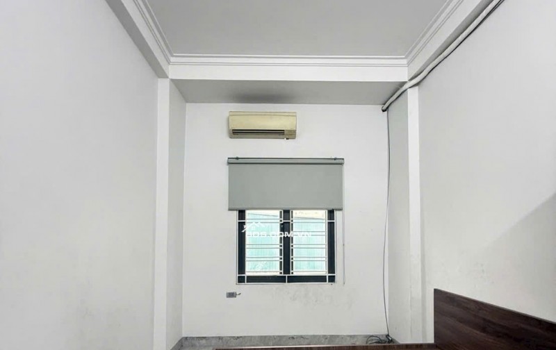 BÁN NHÀ THẠCH BÀN LONG BIÊN 40M2 5 TẦNG GẦN PHỐ GIÁ NHỈNH 8 TỶ