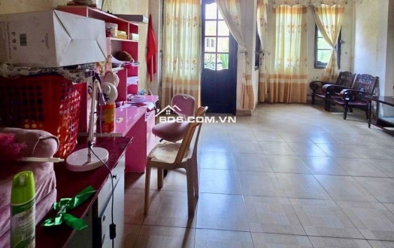 Bán nhà 2 tầng đường Nguyễn Thành Hãn - Vị trí kinh doanh