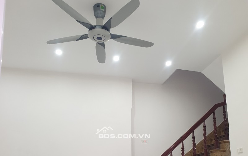 BÁN NHÀ ĐẸP 1.8 TỶ 3 TẦNG 28M2 ( ĐÔNG NAM ) GẦN NGAY CẦU ĐÒ QUAN