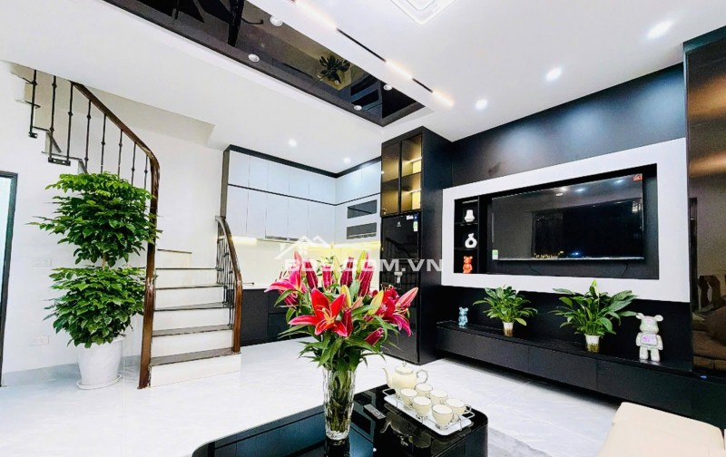 Bán Nhà Gần Phố Minh Khai, Hai Bà Trưng 31/35m, 4 tầng, mt 5.6m, giá 7.75 tỷ.