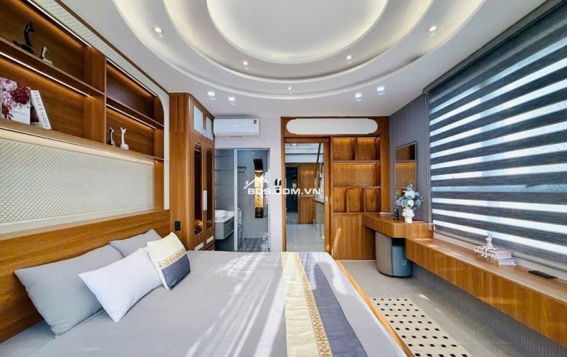 Nhà đẹp 6 lầu view góc ngang 4.4m 75m2 HXH thẳng trục Phạm Văn Chiêu tặng T.máy 14.5 tỷ.