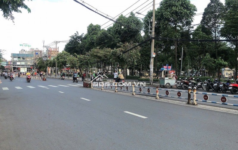 Bán đất tặng nhà hẻm 1 sẹc 8m Nguyễn Văn Khối 72m2 ngang 4m gần CV Làng Hoa chỉ 8 tỷ.