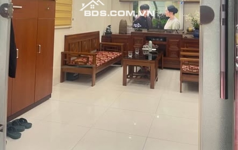 BÁN NHÀ 2.45 TỶ 3 TẦNG 46M2 ( ĐÔNG NAM ) NGÕ RỘNG TRẦN QUANG KHẢI