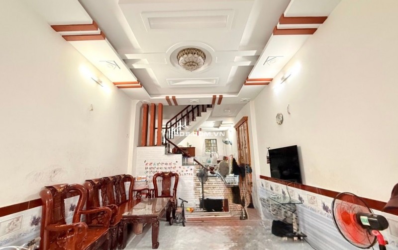 NHÀ 3 TẦNG ĐÚC BTCT Ô TÔ ĐỖ CỬA THÔNG KHẮP NGÃ