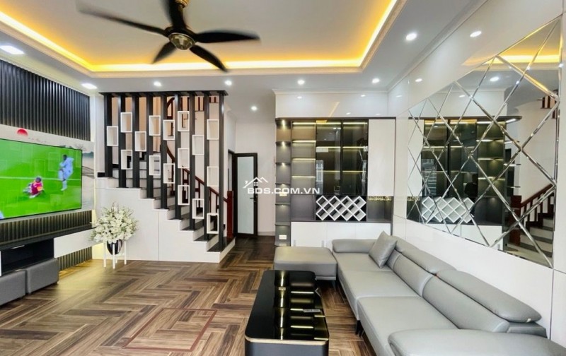  NHÀ MỚI 6 TẦNG, THANG MÁY – Ô TÔ ĐỖ CỔNG – NGÕ NÔNG – LÔ GÓC – LONG BIÊN – NHỈNH 9.X TỶ 