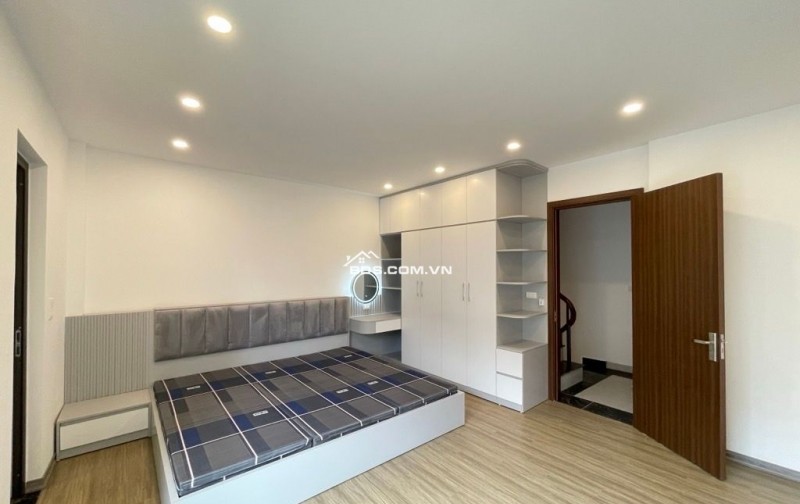  NHÀ MỚI 6 TẦNG, THANG MÁY – Ô TÔ ĐỖ CỔNG – NGÕ NÔNG – LÔ GÓC – LONG BIÊN – NHỈNH 9.X TỶ 