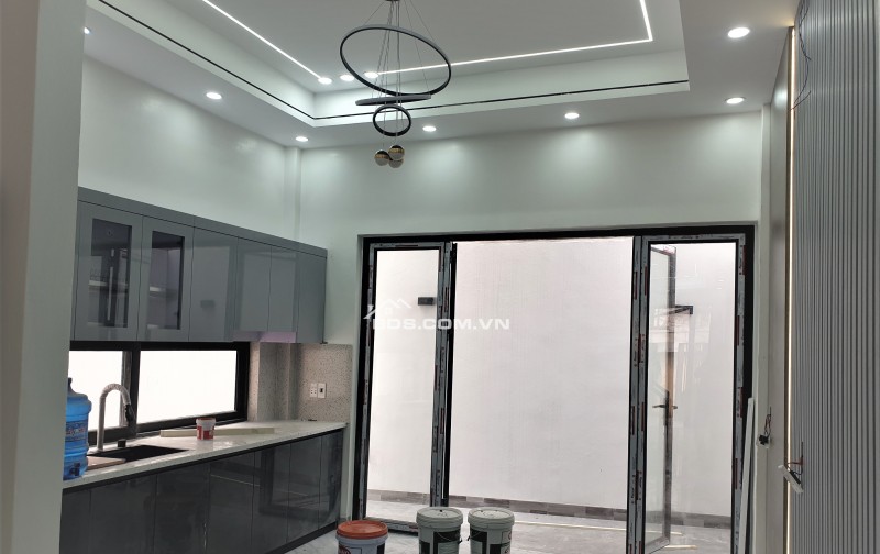 BÁN NHÀ SIÊU ĐẸP 3.3 TỶ 3 TẦNG 96M2 CÓ SÂN Ô TÔ NGÕ ĐƯỜNG THÁI BÌNH