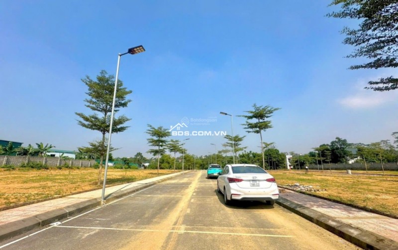 Chiết khấu sâu nhất lô đất đẹp, mặt tiền rộng, vị trí trung tâm Vai réo, Phú Cát, Hà Nội