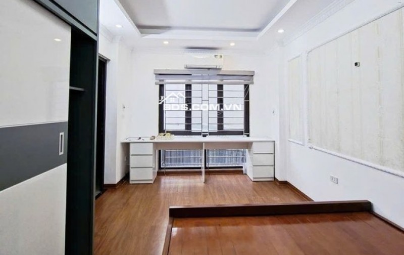 Nhà 5 tầng trung tâm Phúc Lợi, Full nội thất, ở ngay