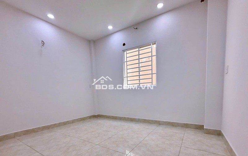 Cần bán nhà chất giá tốt tại đường Phạm Văn Chí Quận 6