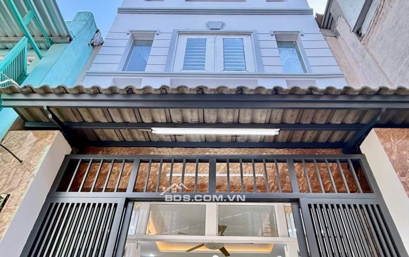 Cần bán nhà chất giá tốt tại đường Phạm Văn Chí Quận 6