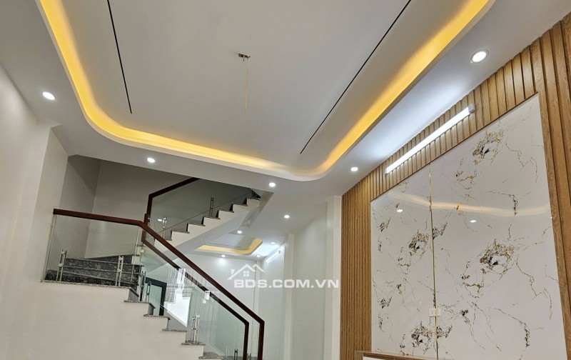 BÁN NHÀ ĐẸP 1.95 TỶ 3 TẦNG 50M2 ( TÂY NAM ) KHU LỘC VƯỢNG