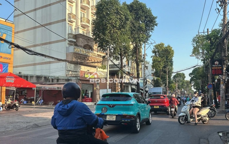 CHDV hơn 49 tỷ DTS 1317m2 hẻm 220 Nguyễn Văn Khối nở hậu 20m 6L 70P TN 300tr gần Làng Hoa