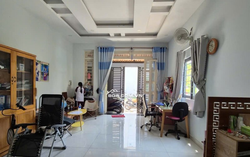 Bán nhà 1 trệt 1 lầu 1 sân thượng Hẻm đường LK 4-5 ,P.Bình Hưng Hòa B , Bình Tân