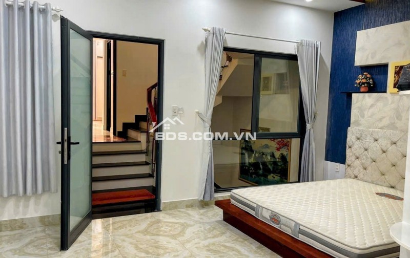 NHÀ ĐẸP 4 TẦNG MÊ LỆCH HÒA PHÚ 9 – FULL NỘI THẤT