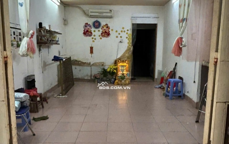 Cho thuê MB và 1 phòng trên lầu tại hẻm 77 Ngô Gia Tự P2 Q10