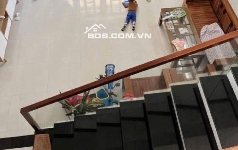 Bán nhà 2 tầng K202 Hoàng Văn Thái - DT:103m2