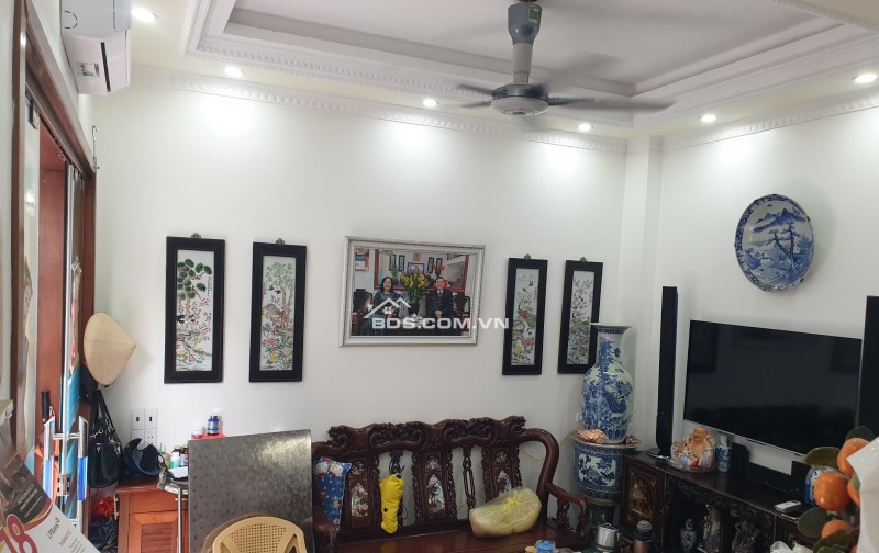 BÁN NHÀ ĐẸP 1.65 TỶ 3 TẦNG 37M2 ( ĐÔNG BẮC ) NGAY GẦN CẦU ĐÒ QUAN