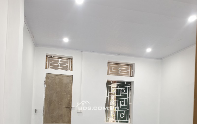 BÁN NHÀ 850 TRIỆU 2 TẦNG 21M2 ( HƯỚNG ĐÔNG ) NGÕ TRẦN HƯNG ĐẠO