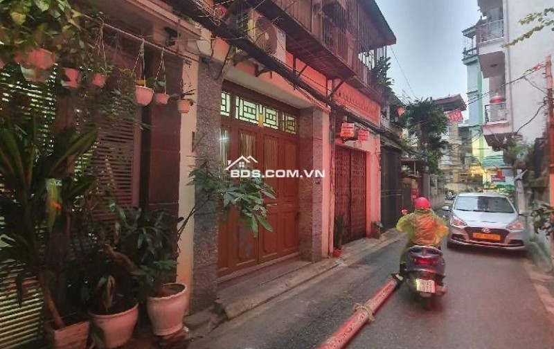 Tập thể Nguyễn văn Cừ Long Biên 4 tỷ 60m tầng 1 vừa ở vừa kinh doanh