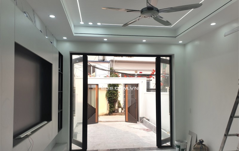 BÁN NHÀ SIÊU ĐẸP 3.3 TỶ 3 TẦNG 96M2 CÓ SÂN Ô TÔ NGÕ ĐƯỜNG THÁI BÌNH