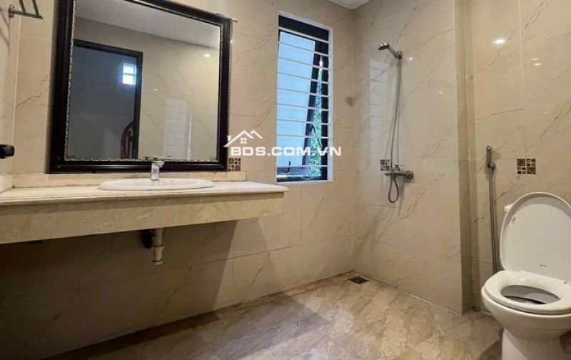 Nhà 5 tầng mới xây tại Phúc Lợi, Long Biên, thiết kế hiện đại, sổ đỏ.