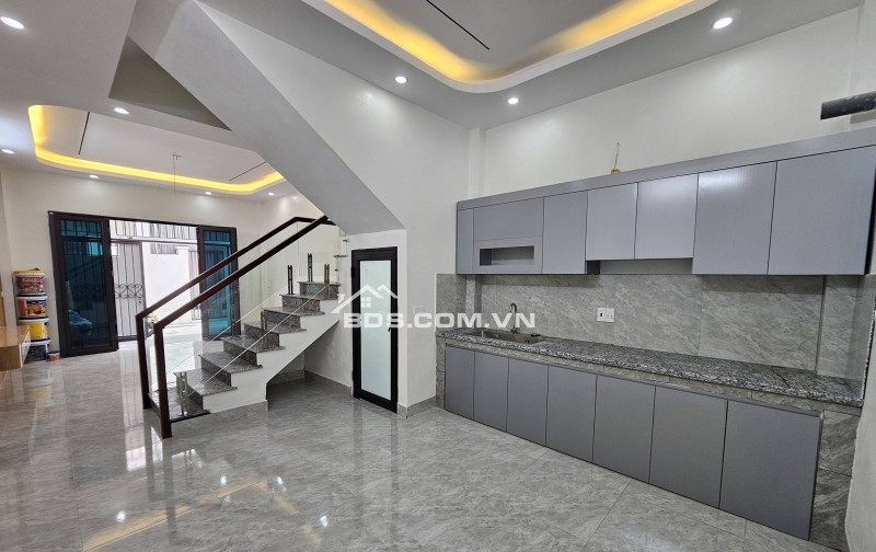 BÁN NHÀ ĐẸP 1.95 TỶ 3 TẦNG 50M2 ( TÂY NAM ) KHU LỘC VƯỢNG