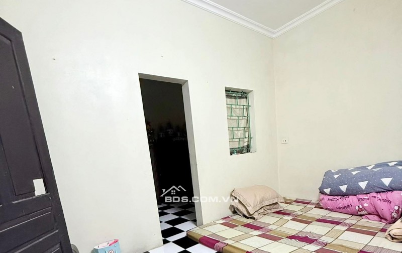 BÁN NHÀ 1.9 TỶ 3 TẦNG 40M2 ( ĐÔNG NAM ) NGÕ NGẮN NGAY HỒ VỊ XUYÊN