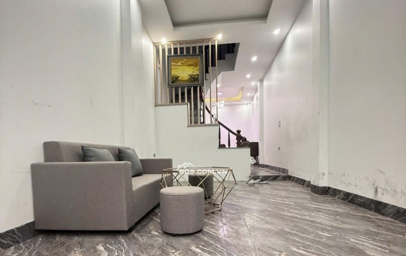 BÁN NHÀ THẠCH BÀN LONG BIÊN 40M2 5 TẦNG GẦN PHỐ GIÁ NHỈNH 8 TỶ