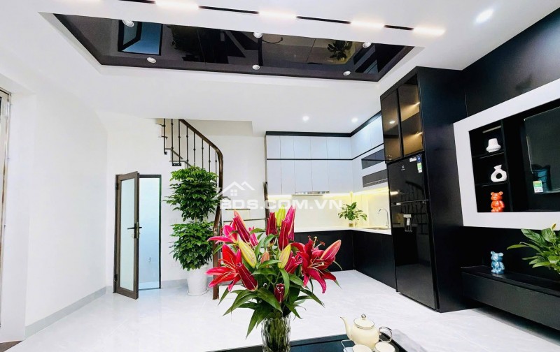 Bán Nhà Gần Phố Minh Khai, Hai Bà Trưng 31/35m, 4 tầng, mt 5.6m, giá 7.75 tỷ.