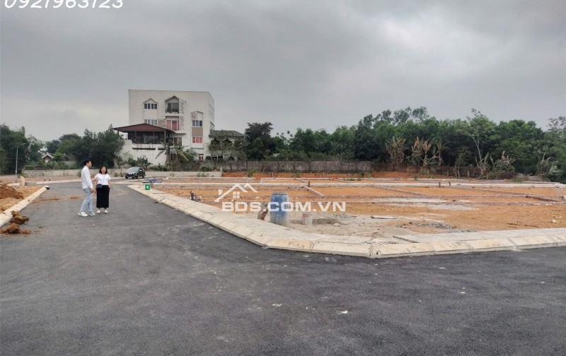 ƯU ĐÃI LÔ ĐẤT SÁT QL21 CẠNH TƯỜNG DỰ ÁN ĐẤT ĐẤU GIÁ ĐỐI DIỆN TRƯỞNG CĐ NGHỀ CHẤT LƯỢNG CAO HOÀ LAC