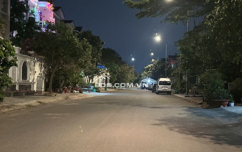 Bán GẤP nhà Biệt thự Đặng Thùy Trâm ngang 10m 200m2 4 tầng đẹp view sông chỉ 30 tỷ