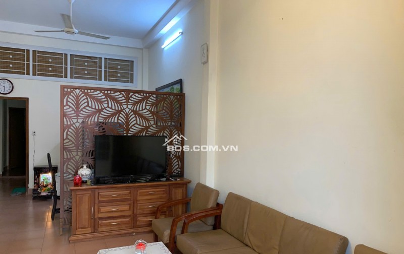 Bán nhà hẻm xe hơi 1 trệt 1 lầu 1 sân thượng Hoàng Diệu P13 Q4 siêu đẹp