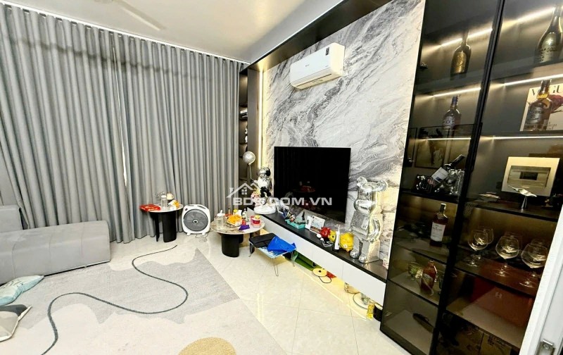 BÁN NHÀ XUÂN ĐỈNH -6 TẦNG- MT 4.6M- FULL NỘI THẤT-Ô TÔ NGỦ TRONG NHÀ-SỔ VUÔNG VẮN- NHỈNH 13 TỶ