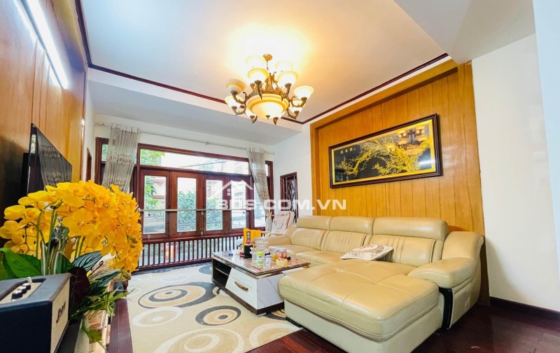 Lõi Lạc Long Quân - Nhà Đẹp 6 Tầng - Chủ Xây Tâm Huyết Tặng Nội Thất - Ô Tô Tránh - Sổ Hoa Hậu - Ở Sướng