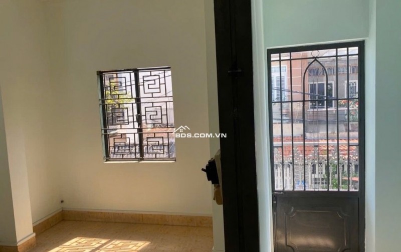 SÁT MẶT TIỀN TRƯỜNG CHINH - HẺM XE TẢI - 88M2 - 7.6 TỶ - Chủ đang cho thuê 9tr tháng.