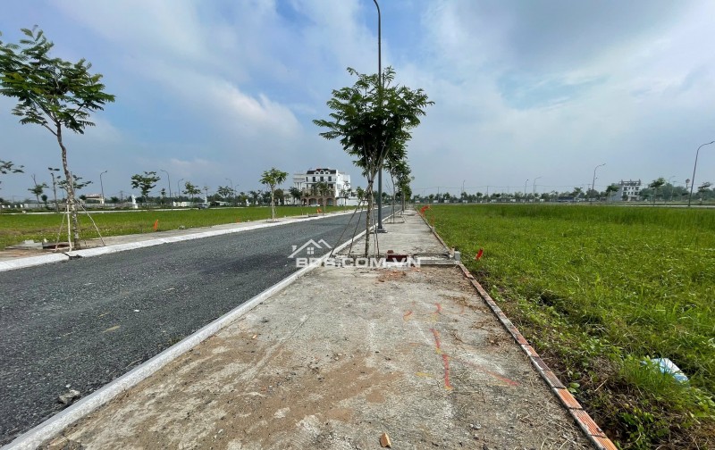 ĐẤT NỀN NGAY TRUNG TÂM HÀNH CHÍNH THỦ THỪA CHỈ HƠN 18TRIỆU/m, SỔ HỒNG RIÊNG TỪNG NỀN