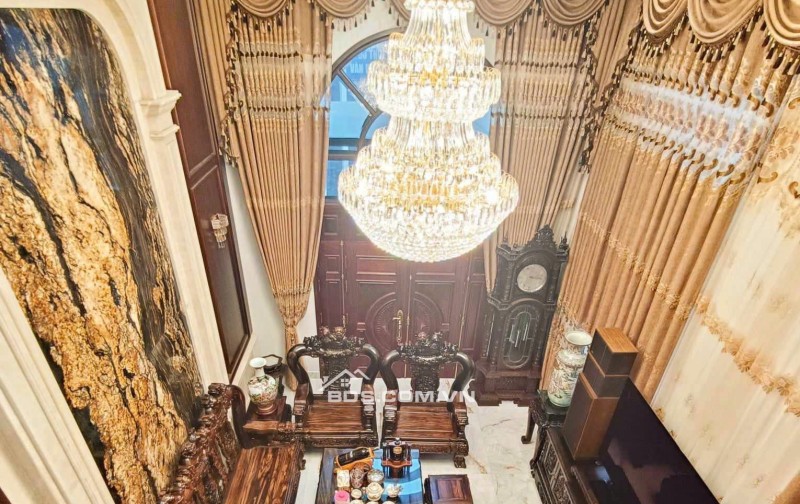 SIÊU PHẨM MẶT PHỐ - VỊ TRÍ ĐẮC ĐỊA - 9 TẦNG THANG  - HAI BÀ TRƯNG