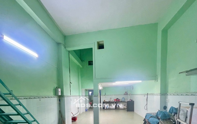 Cho thuê nhà mặt tiền Bãi sậy làm kho sau lưng chợ Kim Biên Q5