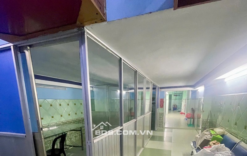 Cho thuê nhà mặt tiền Bãi sậy làm kho sau lưng chợ Kim Biên Q5