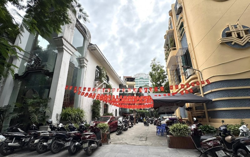 Lý Thường Kiệt 4 Tầng 11,3 Tỷ Ô TÔ Đỗ Cổng – Ngõ Rộng Sạch Thoáng Sáng