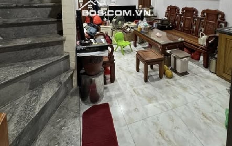 Lý Thường Kiệt 4 Tầng 11,3 Tỷ Ô TÔ Đỗ Cổng – Ngõ Rộng Sạch Thoáng Sáng