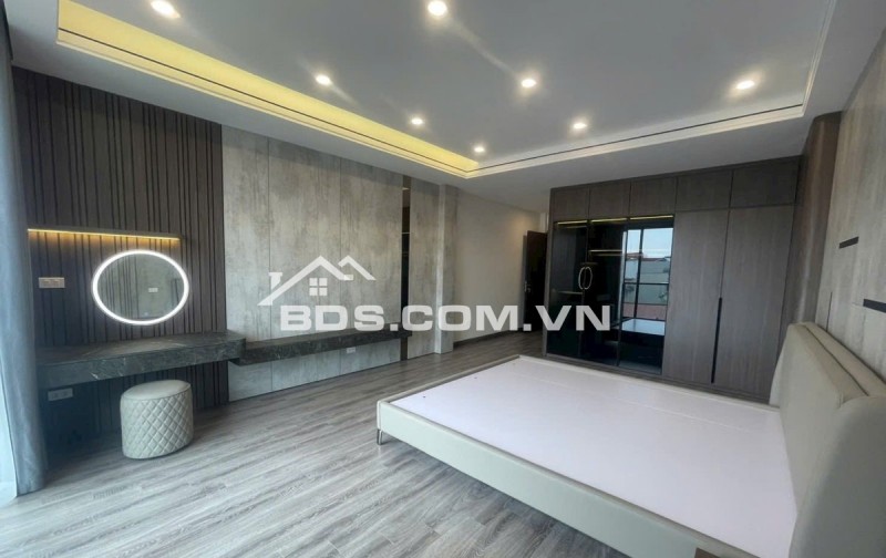 HIẾM! NHÀ NGỌC THỤY – THANG MÁY – Ô TÔ NGỦ TRONG NHÀ – FULL NỘI THẤT – Ở NGAY