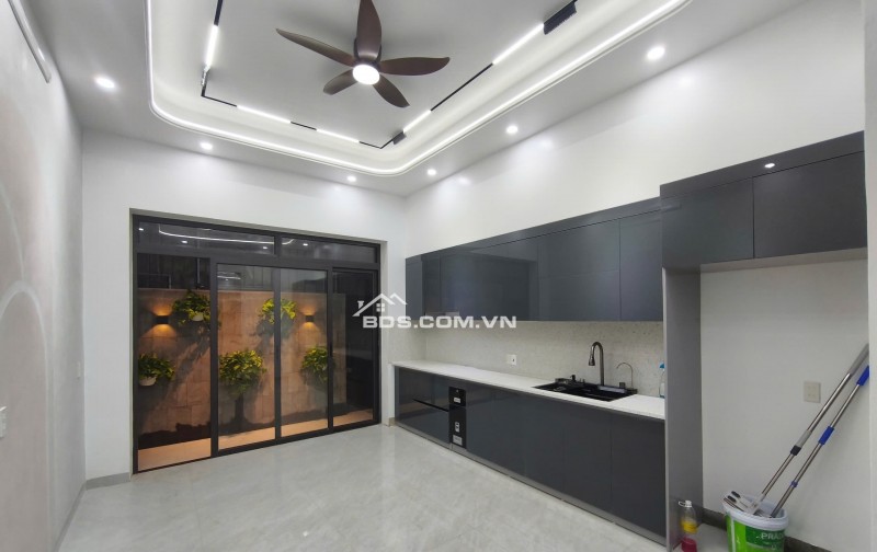 BÁN NHÀ 5.7 TỶ 4 TẦNG 60M2 ( ĐÔNG NAM ) MẶT ĐƯỜNG KHU BÃI VƯỢT