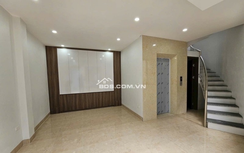 SIÊU PHẨM LONG BIÊN – 6 TẦNG THANG MÁY – LÔ GÓC – Ô TÔ VÀO NHÀ – NHỈNH 9 TỶ