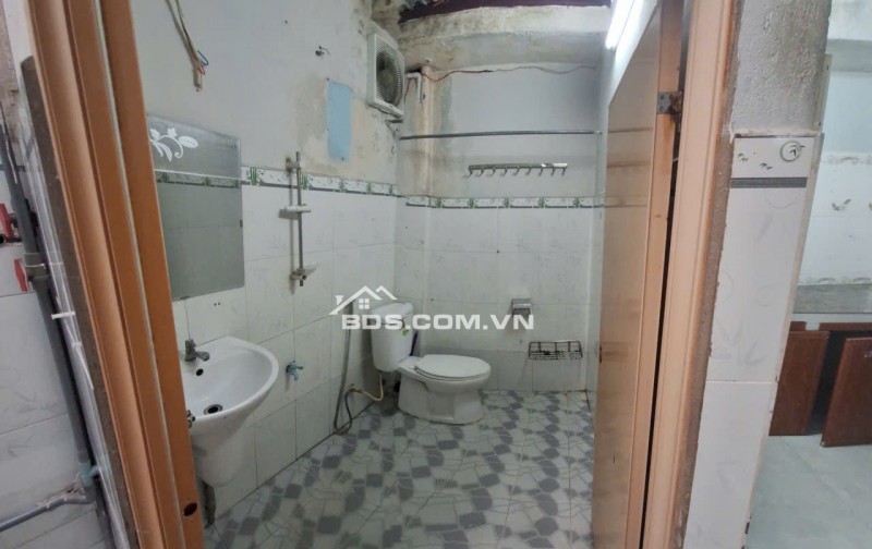 Bán nhà 58.7m2 cấp 4 , hẻm thông xe 3 gác, đường HT45 Q12