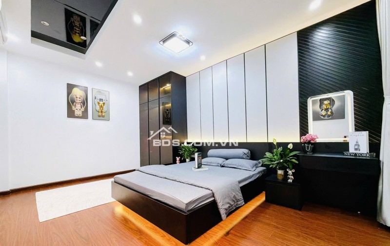 Bán Nhà Gần Phố Minh Khai, Hai Bà Trưng 31/35m, 4 tầng, mt 5.6m, giá 7.75 tỷ.