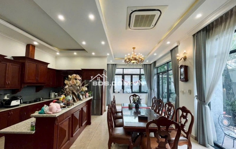Bán GẤP nhà Biệt thự Đặng Thùy Trâm ngang 10m 200m2 4 tầng đẹp view sông chỉ 30 tỷ