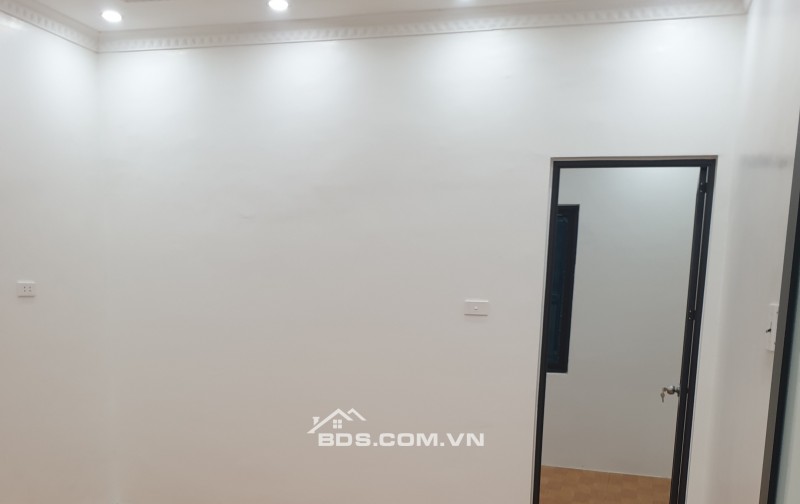 BÁN NHÀ ĐẸP 1.78 TỶ 2.5 TẦNG 40M2 NGÕ ĐƯỜNG TRƯỜNG CHINH