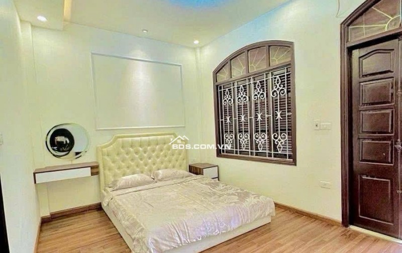 Bán Nhà Trương Định, Hoàng Mai 35m, 4 tầng, mt 4.6m, giá 8.8 tỷ.